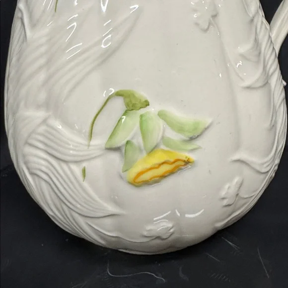 Belleek Floral Springtime Pitcher/Yellow Daffodil Plain Shamrock - Picture 2 of 7